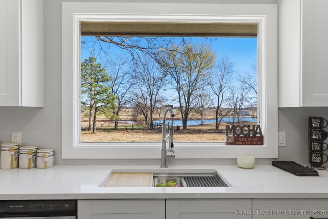 8417 Meadowside Lane, Sapulpa, OK 74131