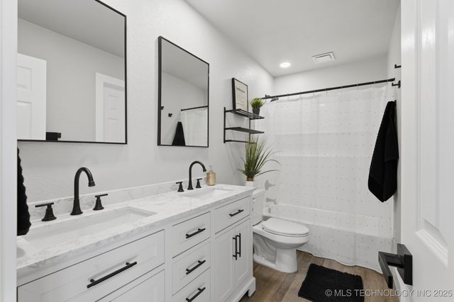 8417 Meadowside Lane, Sapulpa, OK 74131