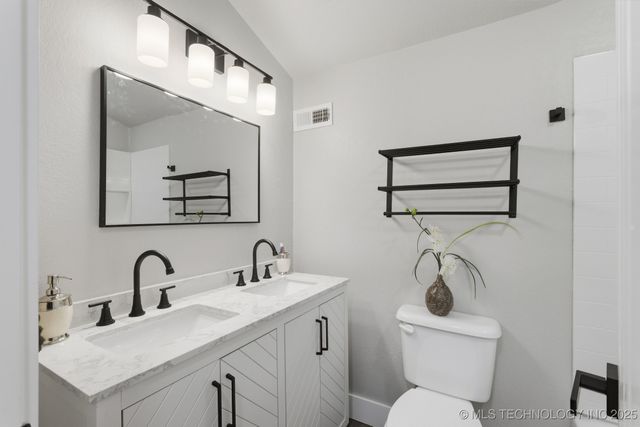 8417 Meadowside Lane, Sapulpa, OK 74131