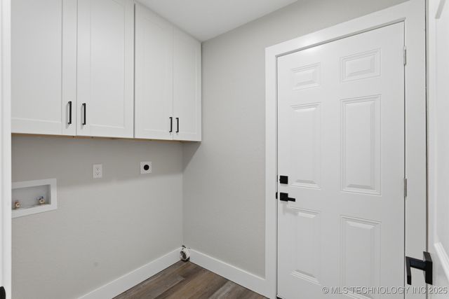 8417 Meadowside Lane, Sapulpa, OK 74131