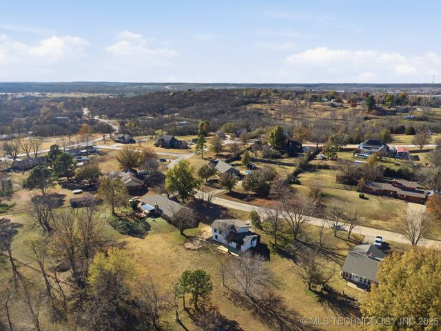 8417 Meadowside Lane, Sapulpa, OK 74131