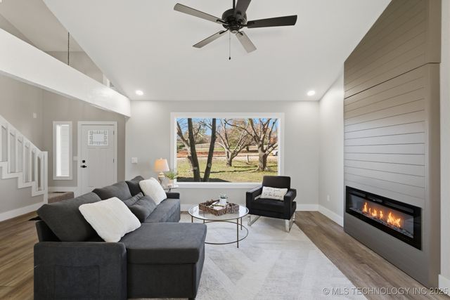 8417 Meadowside Lane, Sapulpa, OK 74131