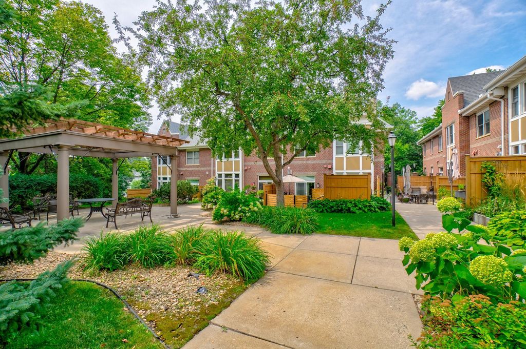 552 Summit Avenue, Saint Paul, MN 55102 — photo 2