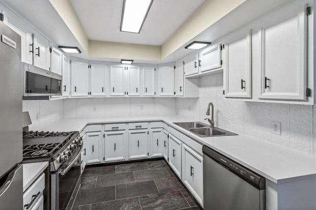 914 Victor Avenue, Muskegon, MI 49445