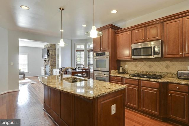 42977 THORNBLADE CIR, Broadlands, VA 20148