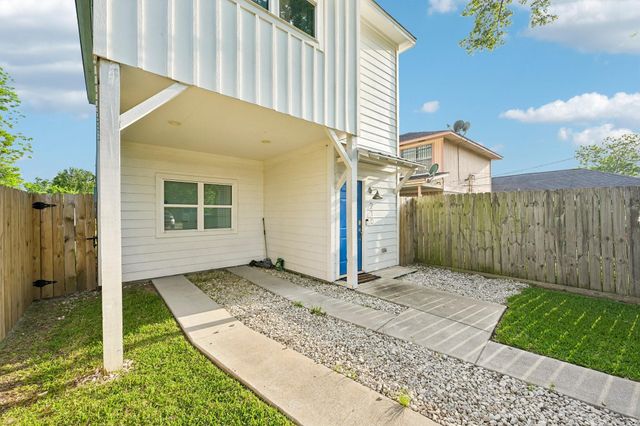 210 Garrotsville Street, Houston, TX 77022