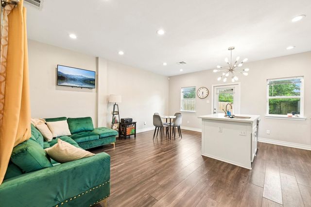 210 Garrotsville Street, Houston, TX 77022