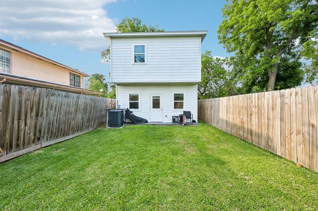 210 Garrotsville Street, Houston, TX 77022