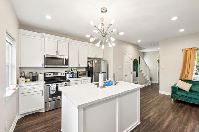 210 Garrotsville Street, Houston, TX 77022
