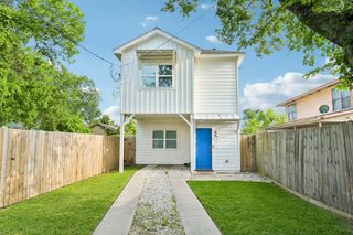 210 Garrotsville Street, Houston, TX 77022