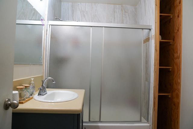 8124 S Cherry Avenue, Fresno, CA 93725