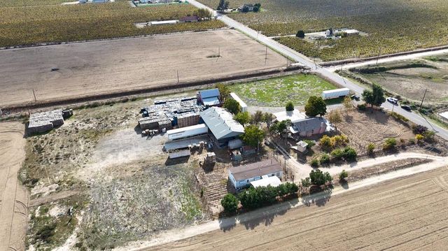 8124 S Cherry Avenue, Fresno, CA 93725