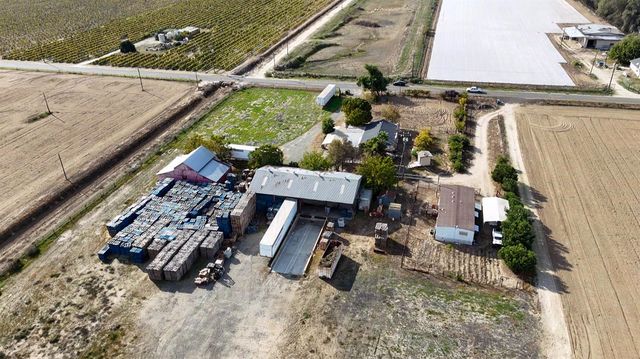 8124 S Cherry Avenue, Fresno, CA 93725