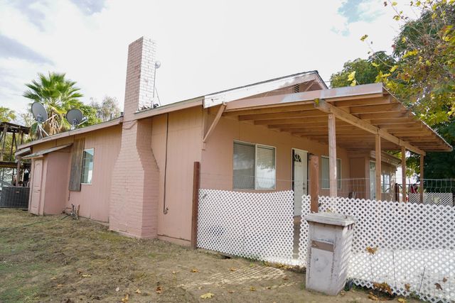 8124 S Cherry Avenue, Fresno, CA 93725