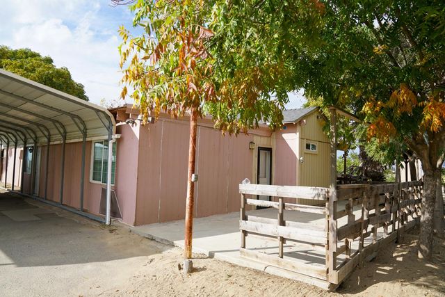 8124 S Cherry Avenue, Fresno, CA 93725