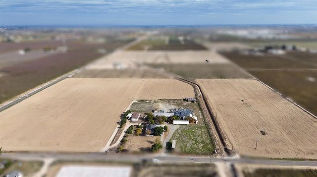 8124 S Cherry Avenue, Fresno, CA 93725