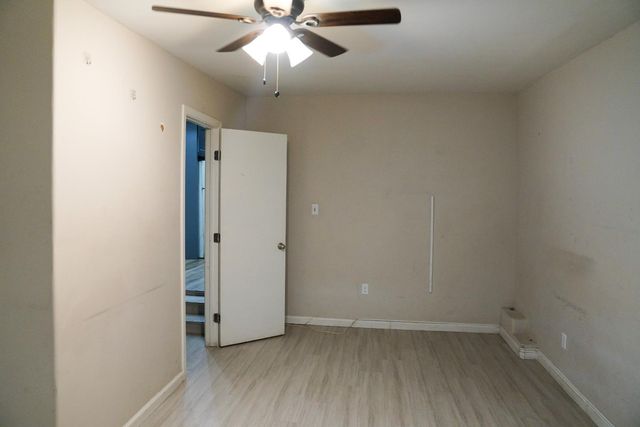 8124 S Cherry Avenue, Fresno, CA 93725