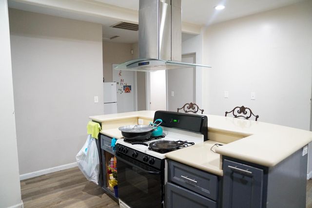 8124 S Cherry Avenue, Fresno, CA 93725