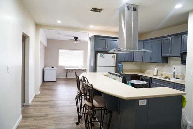 8124 S Cherry Avenue, Fresno, CA 93725