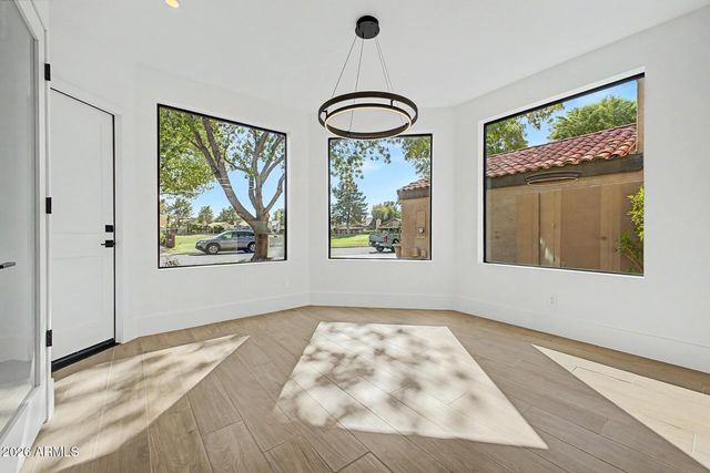 4024 E PARADISE Drive, Phoenix, AZ 85028