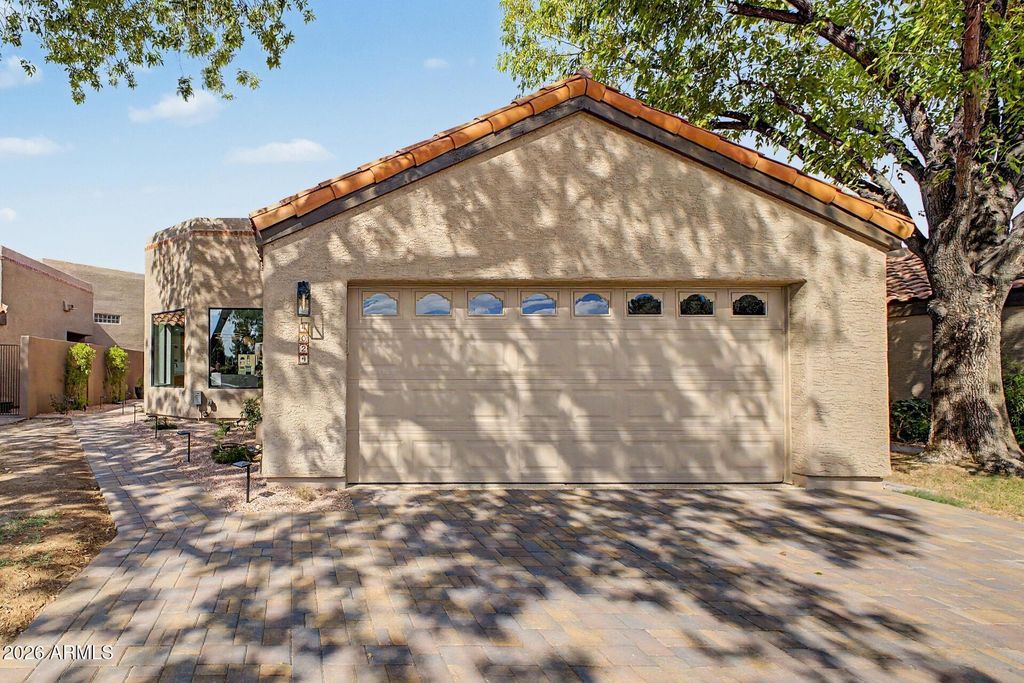 4024 E PARADISE Drive, Phoenix, AZ 85028 — exterior
