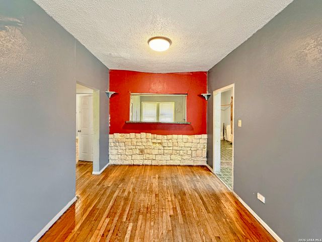 246 W Boyer St, San Antonio, TX 78210