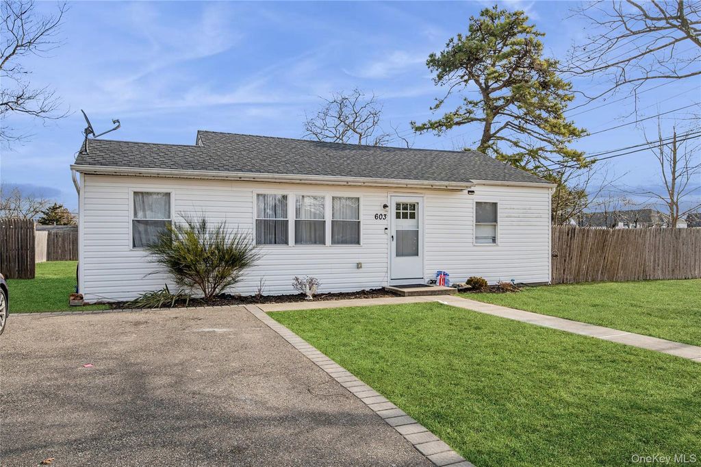 603 Doane Avenue, Bellport, NY 11713