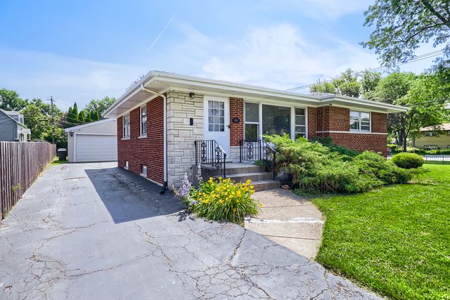 603 N Wilshire Lane, Arlington Heights, IL 60004