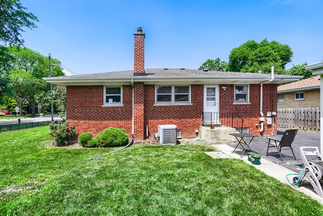 603 N Wilshire Lane, Arlington Heights, IL 60004