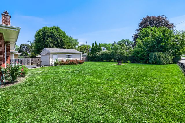 603 N Wilshire Lane, Arlington Heights, IL 60004
