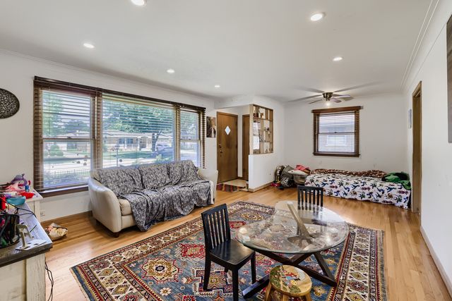603 N Wilshire Lane, Arlington Heights, IL 60004