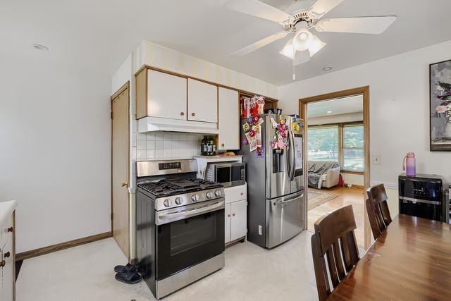 603 N Wilshire Lane, Arlington Heights, IL 60004