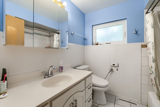 603 N Wilshire Lane, Arlington Heights, IL 60004