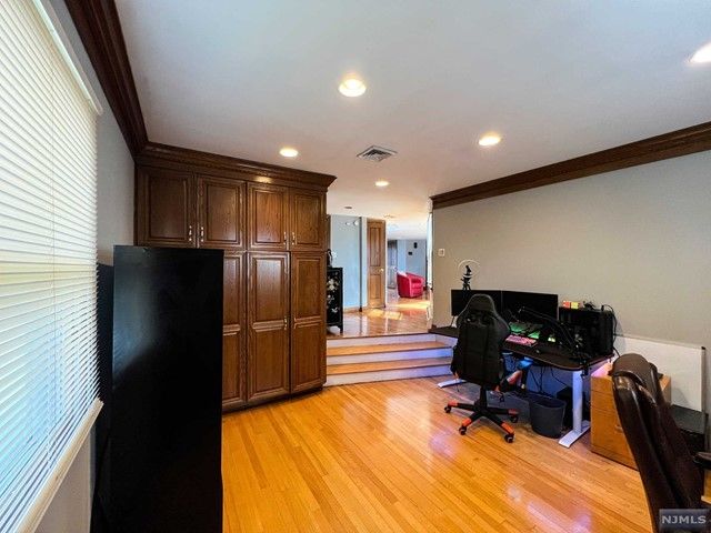 140 West Greenbrook Road, North Caldwell, NJ 07006