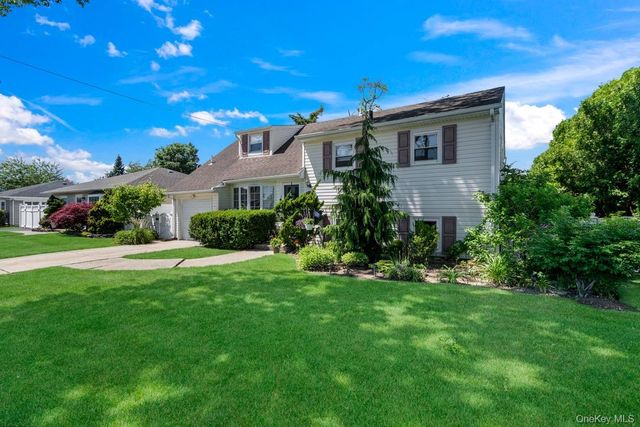 3589 Wyanet Street, Seaford, NY 11783