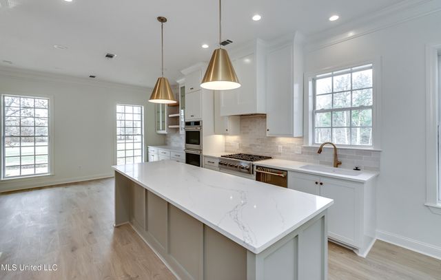 200 Cripple Creek Road, Canton, MS 39046