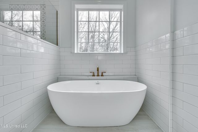 200 Cripple Creek Road, Canton, MS 39046