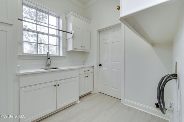 200 Cripple Creek Road, Canton, MS 39046