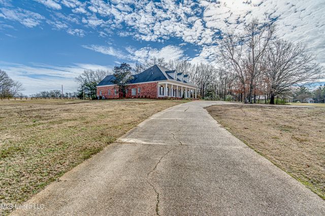 200 Cripple Creek Road, Canton, MS 39046