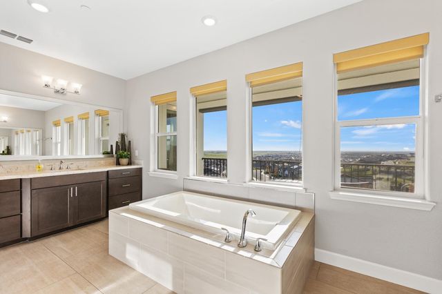 3363 Loggerhead Cir, Folsom, CA 95630