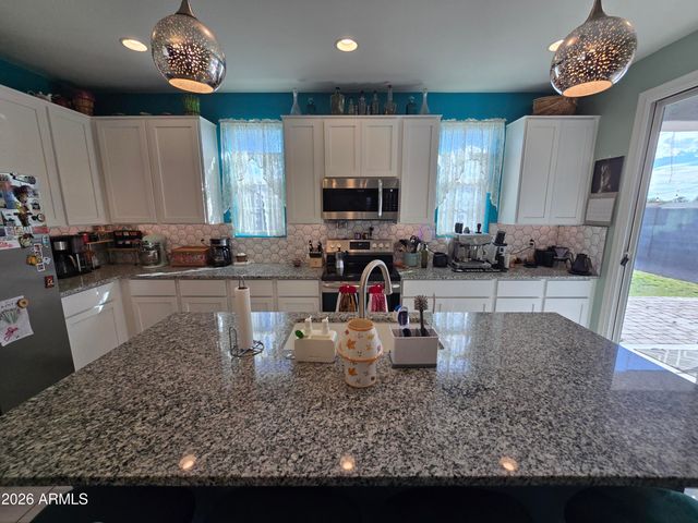 8435 W WINDSOR Boulevard, Glendale, AZ 85305