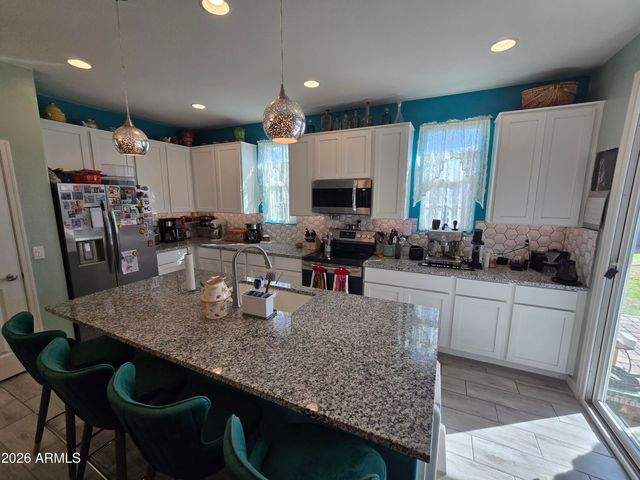 8435 W WINDSOR Boulevard, Glendale, AZ 85305