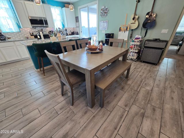 8435 W WINDSOR Boulevard, Glendale, AZ 85305