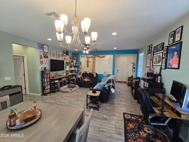 8435 W WINDSOR Boulevard, Glendale, AZ 85305