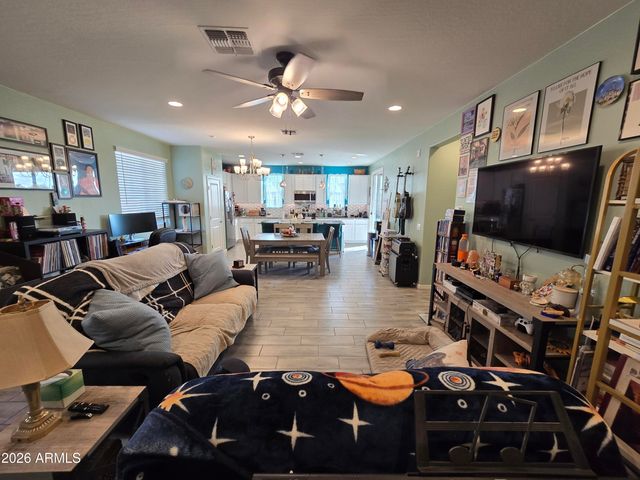 8435 W WINDSOR Boulevard, Glendale, AZ 85305
