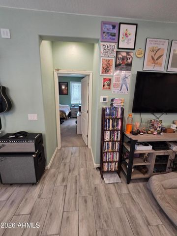 8435 W WINDSOR Boulevard, Glendale, AZ 85305