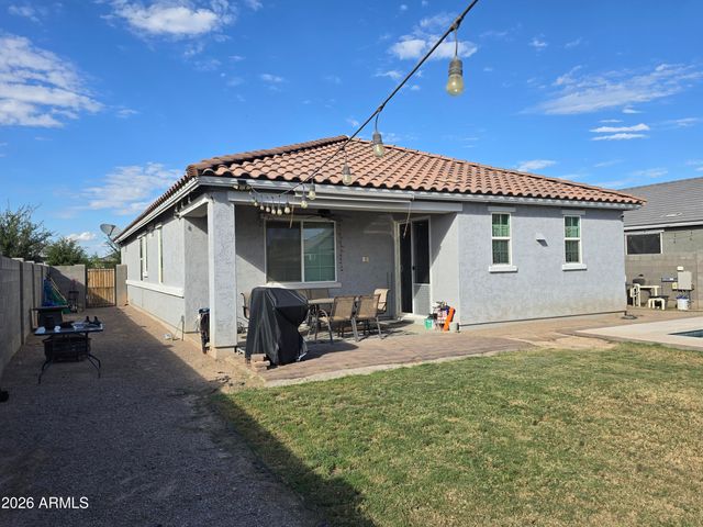 8435 W WINDSOR Boulevard, Glendale, AZ 85305