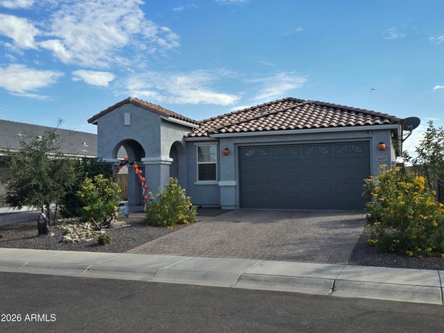 8435 W WINDSOR Boulevard, Glendale, AZ 85305