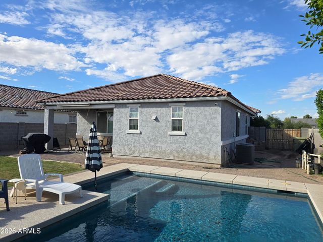 8435 W WINDSOR Boulevard, Glendale, AZ 85305