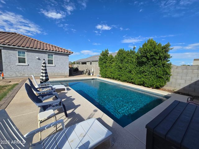 8435 W WINDSOR Boulevard, Glendale, AZ 85305